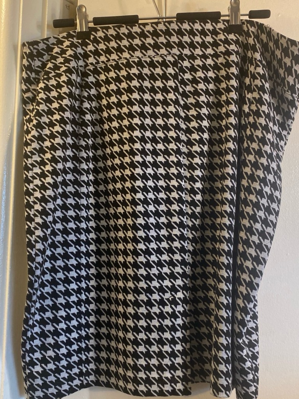 New York & Company Black and White Houndstooth Pencil Skirt